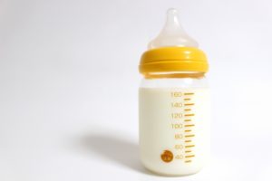 コスモウォーターは赤ちゃんのミルク作りに最適 その理由と作り方を紹介します 一花 二花 いちか にか 知育ブログ